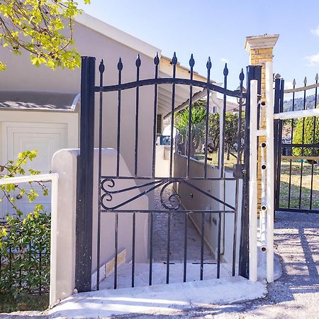 Ad Homes Agios Gordios  Eksteriør billede