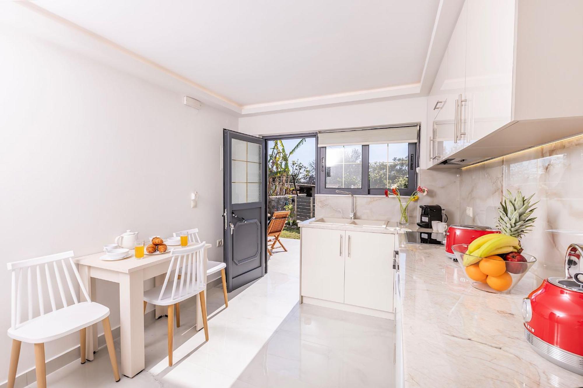 Ad Homes Agios Gordios  Eksteriør billede